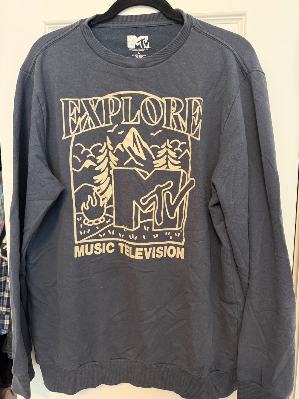 MTV Explore Crewneck Sweatshirt in Slate Blue with Cream Graphic